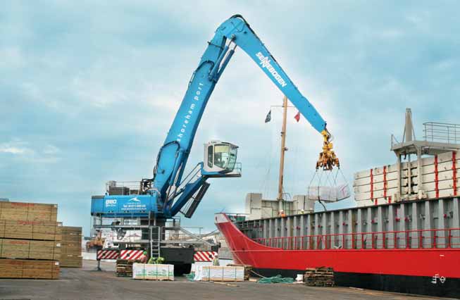 Mobile Sennebogen 880 M at Shoreham Port